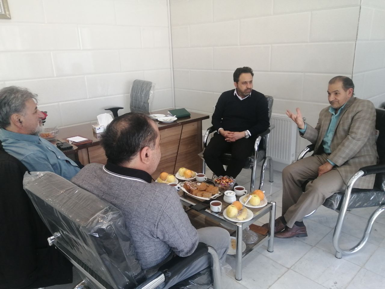 photo144132780487425115